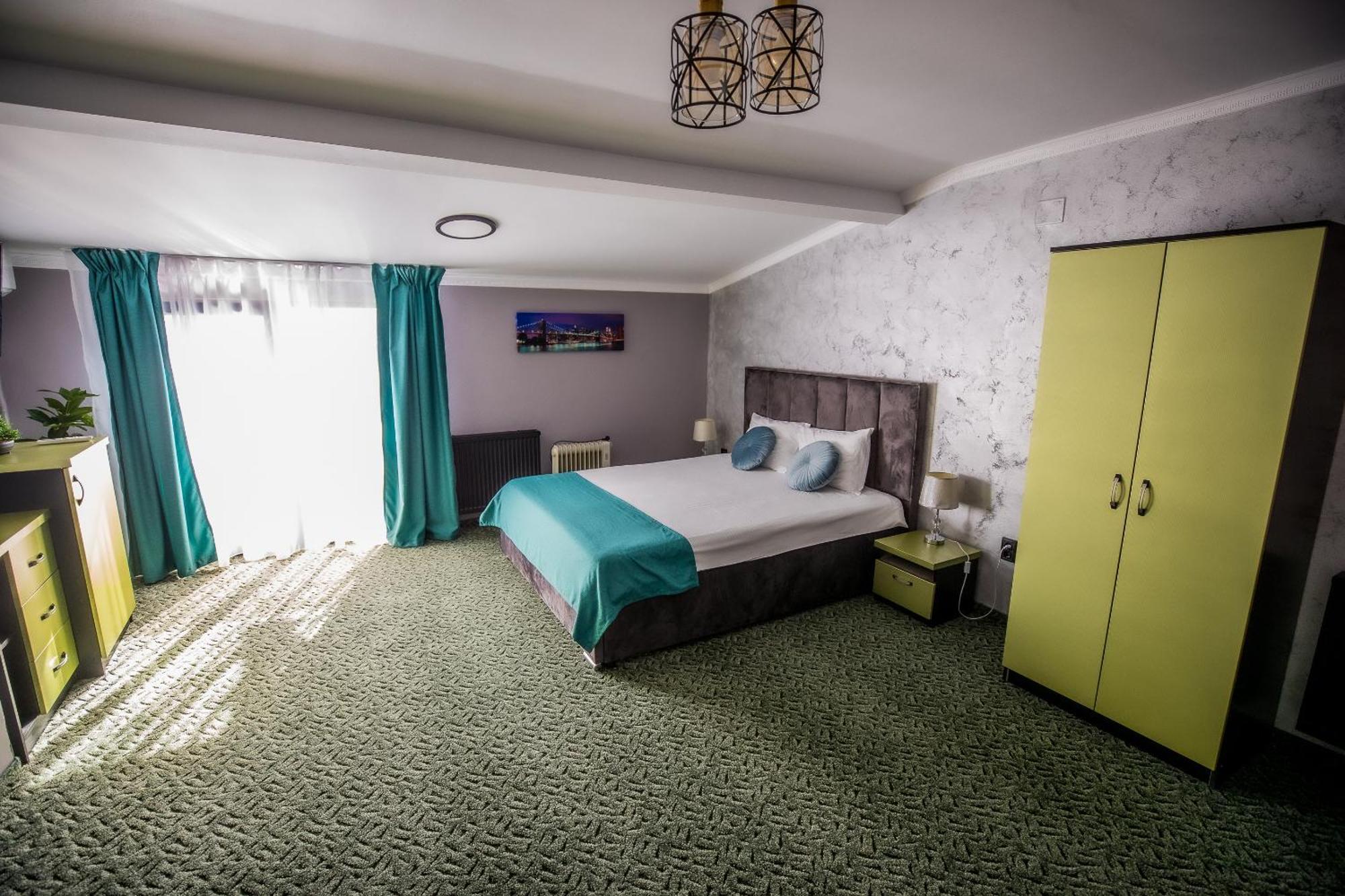 Hostel Nelana Kluž Exteriér fotografie
