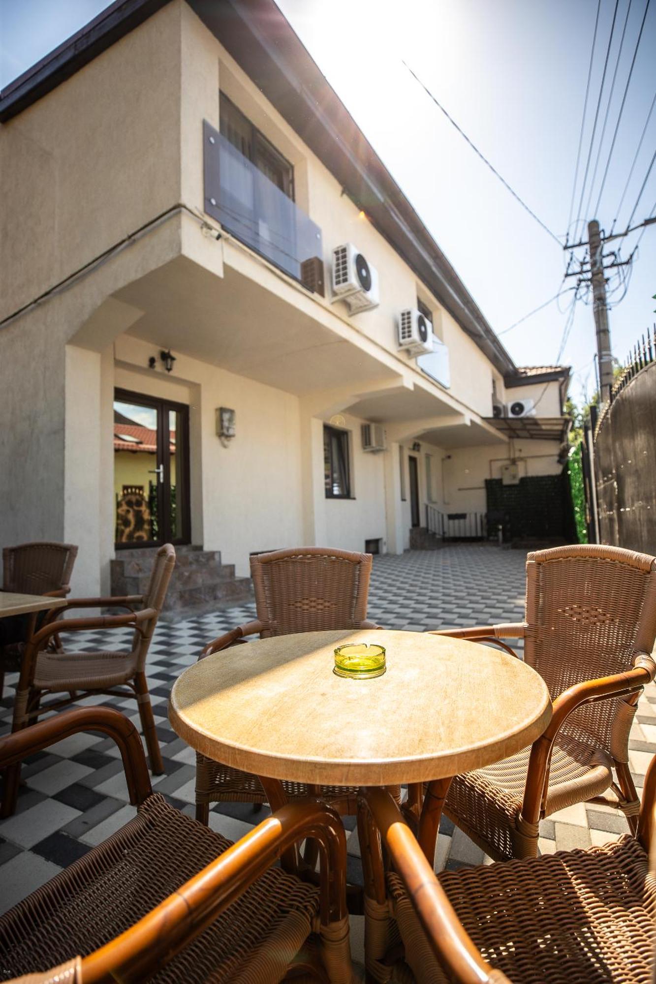 Hostel Nelana Kluž Exteriér fotografie