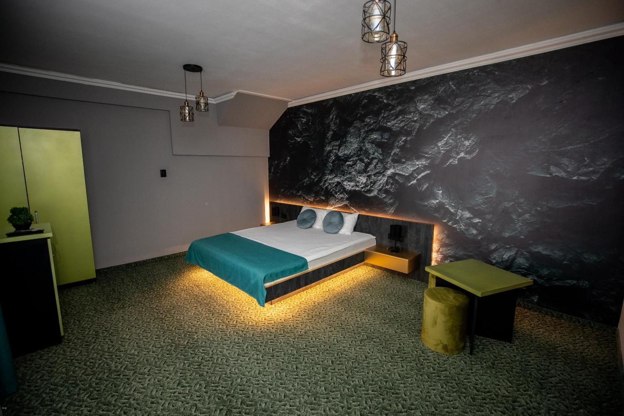 Hostel Nelana Kluž Exteriér fotografie