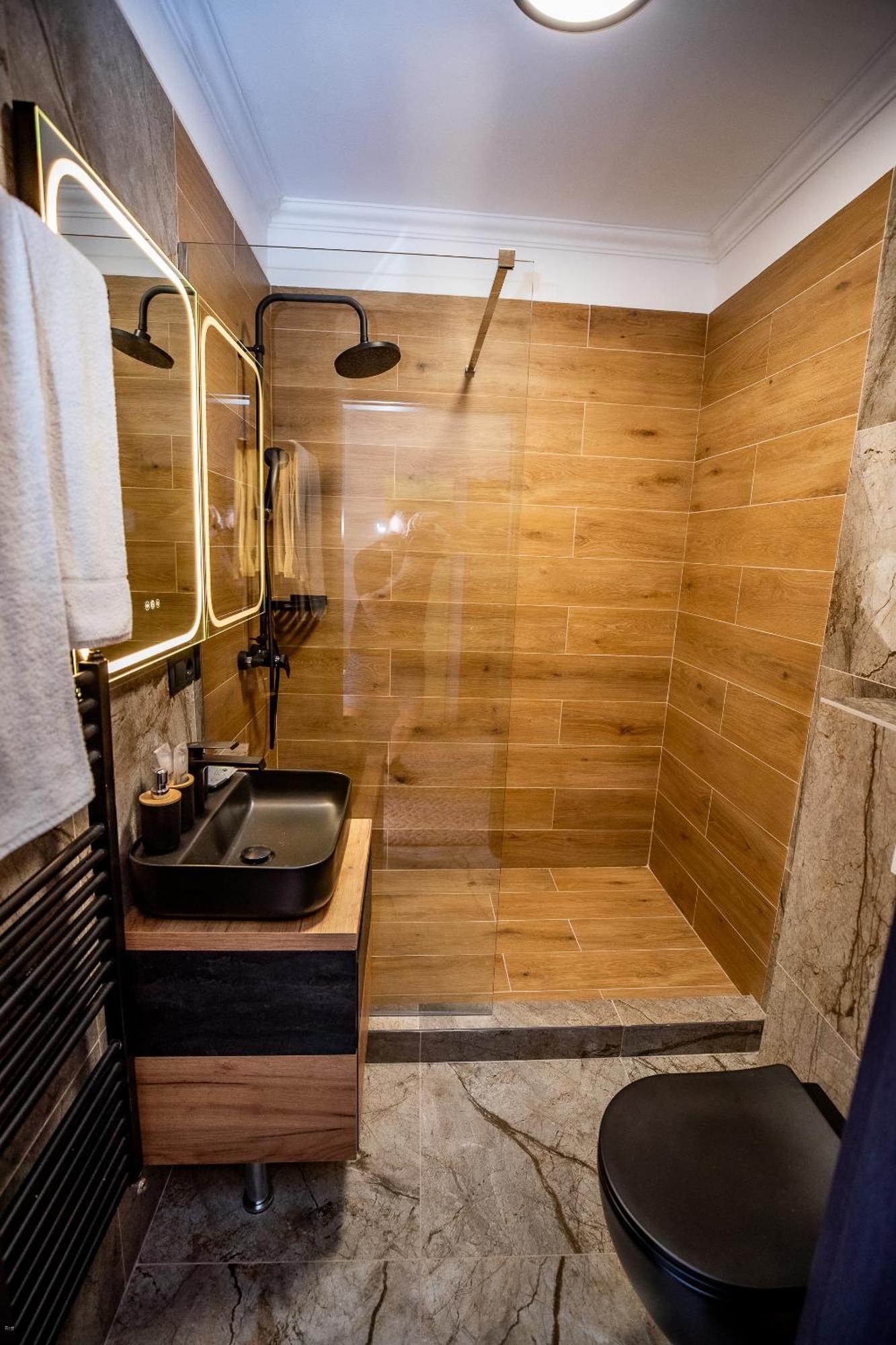 Hostel Nelana Kluž Exteriér fotografie