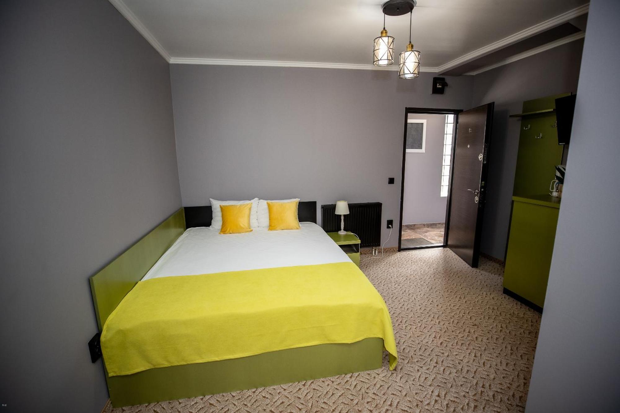 Hostel Nelana Kluž Exteriér fotografie