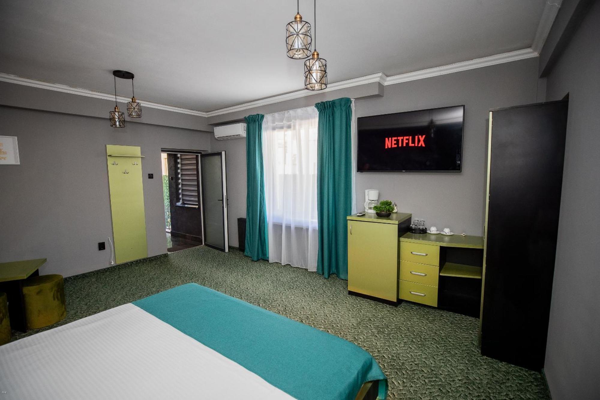 Hostel Nelana Kluž Exteriér fotografie
