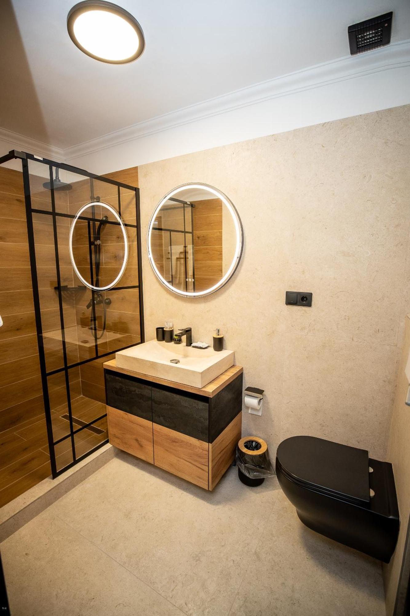 Hostel Nelana Kluž Exteriér fotografie
