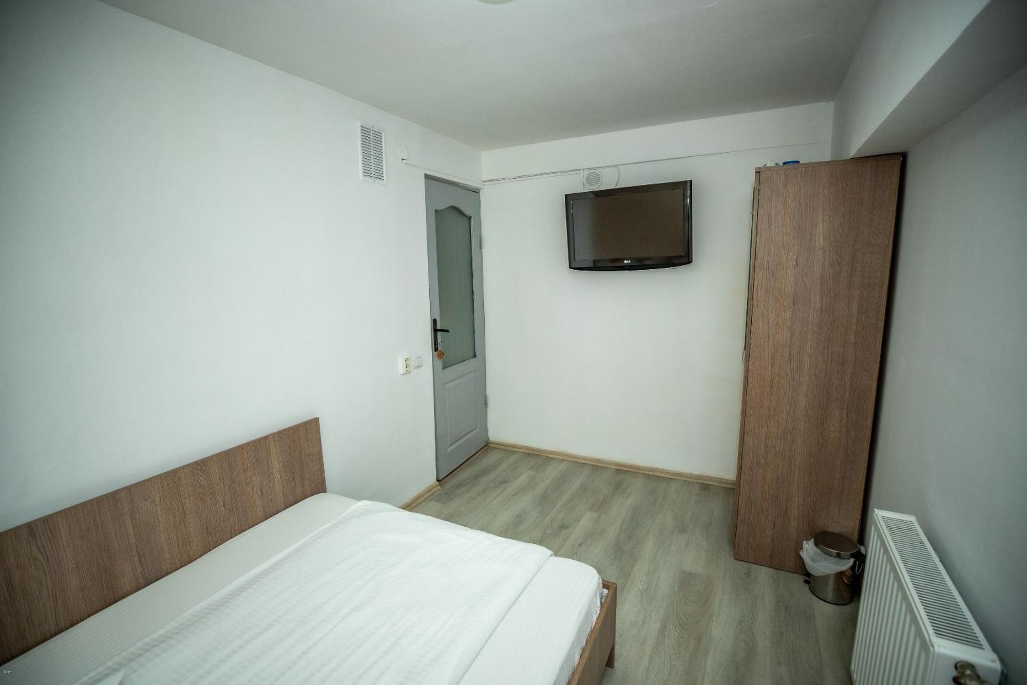 Hostel Nelana Kluž Exteriér fotografie