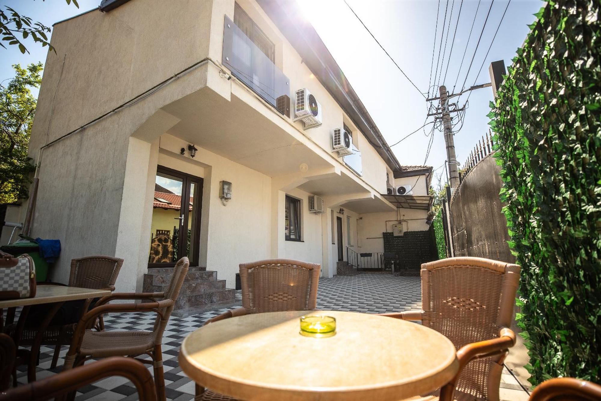 Hostel Nelana Kluž Exteriér fotografie