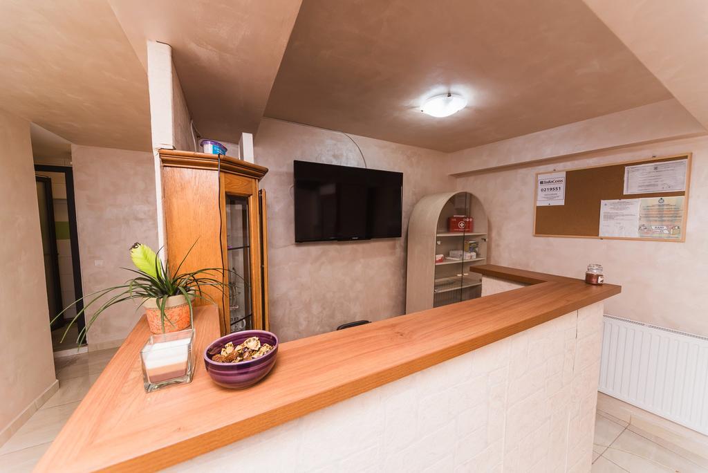 Hostel Nelana Kluž Exteriér fotografie