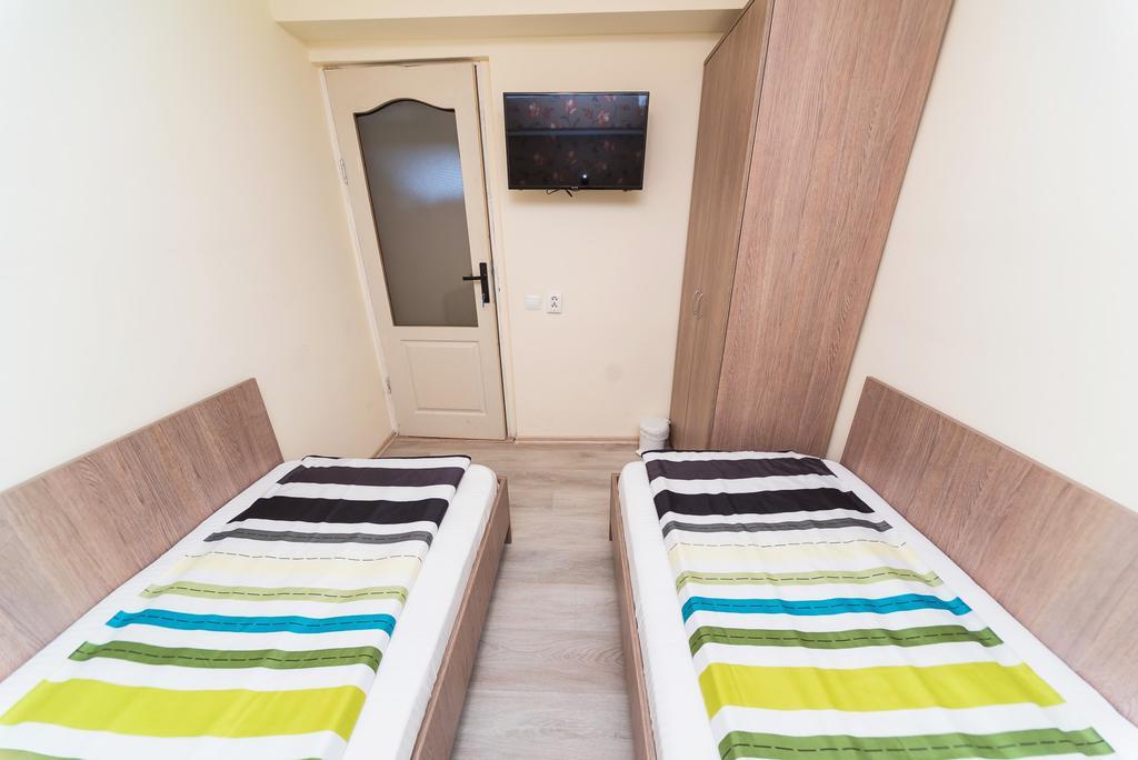 Hostel Nelana Kluž Exteriér fotografie