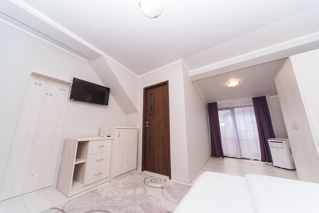 Hostel Nelana Kluž Exteriér fotografie
