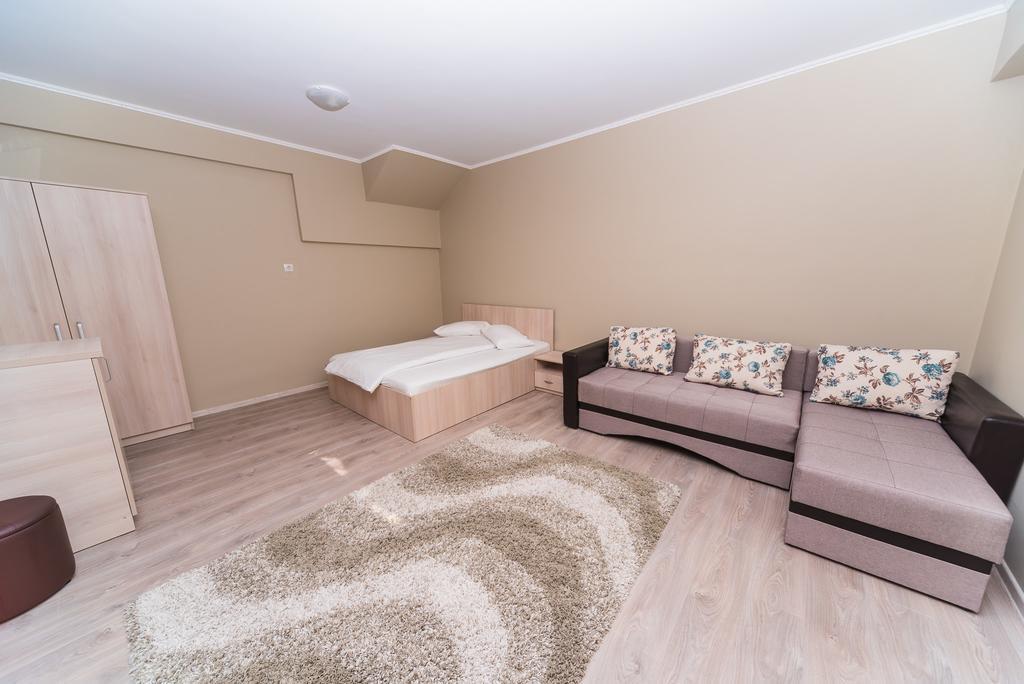 Hostel Nelana Kluž Exteriér fotografie
