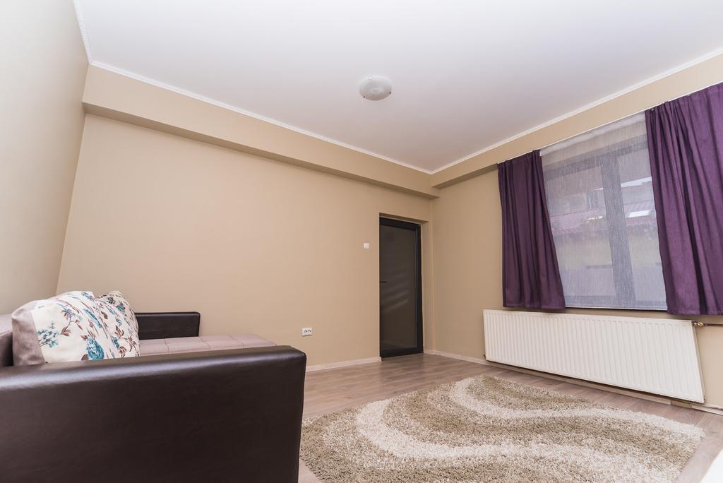 Hostel Nelana Kluž Exteriér fotografie