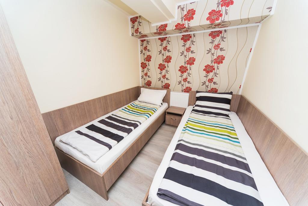 Hostel Nelana Kluž Exteriér fotografie